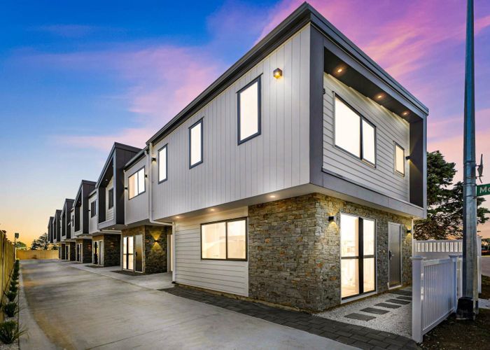  at 1E Great South Road, Papatoetoe, Manukau City, Auckland