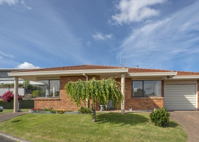  at 32 Racecourse Way, Gate Pa, Tauranga