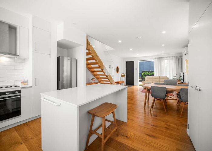  at 29/82 East Coast Road, Milford, North Shore City, Auckland