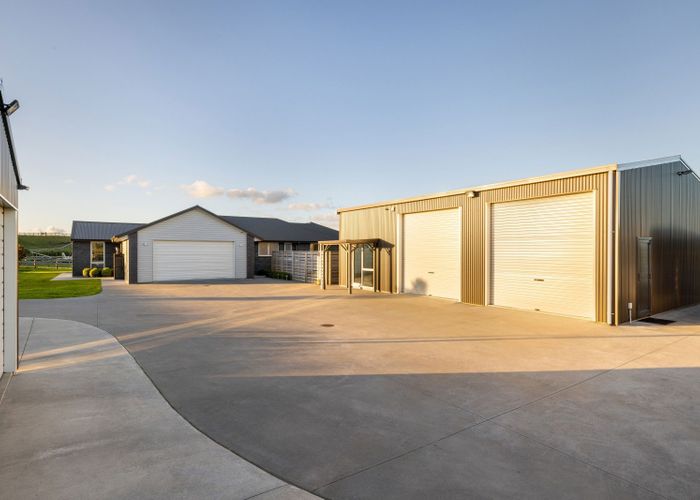  at 10 Betty May Drive, Pyes Pa, Tauranga