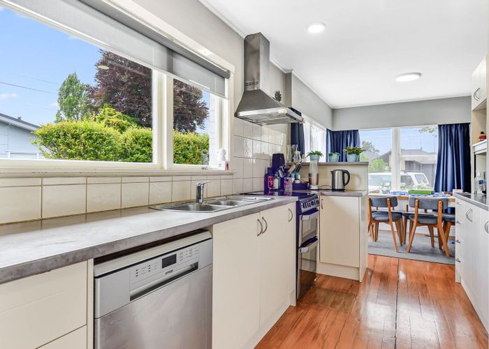  at 44 Tudor Crescent, Chedworth, Hamilton