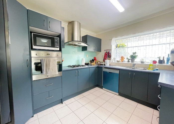  at 10 Basra Drive, Henderson, Auckland