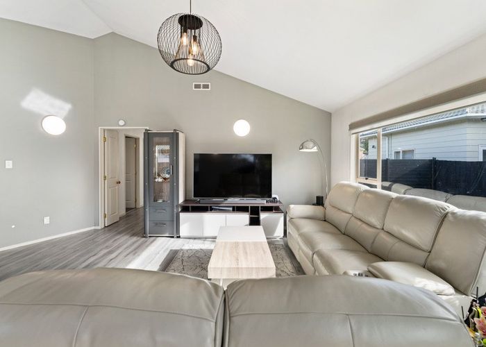  at 75 Kamara Road, Glen Eden, Waitakere City, Auckland