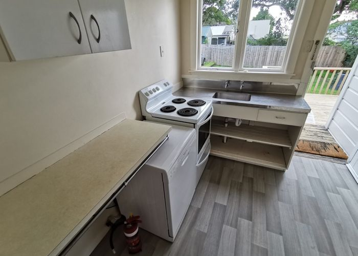  at 3/4 Mountain View Rd, Western Springs, Auckland City, Auckland