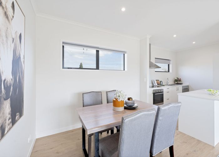  at 5/5 Peachgrove Road, Te Atatu Peninsula, Waitakere City, Auckland