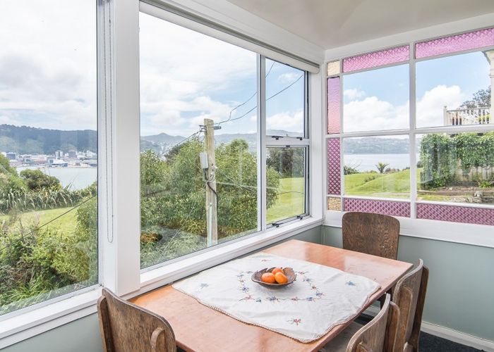 at 27 Grass Street, Roseneath, Wellington