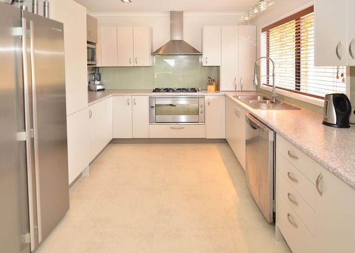  at 168 Wiseley Rd, West Harbour, Waitakere City, Auckland