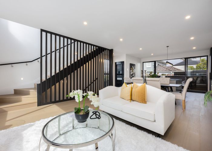  at 16C Saltburn Road, Milford, Auckland