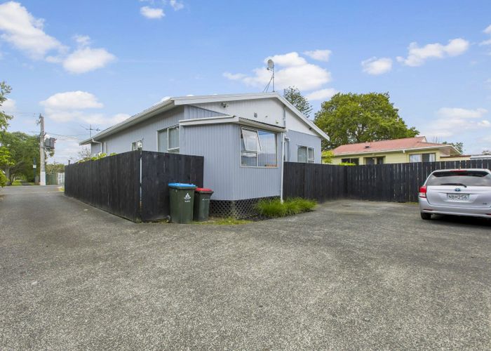  at 64 Riversdale Road, Avondale, Auckland