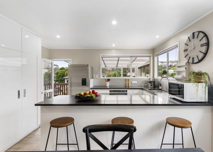  at 8 Babington Place, Torbay, North Shore City, Auckland