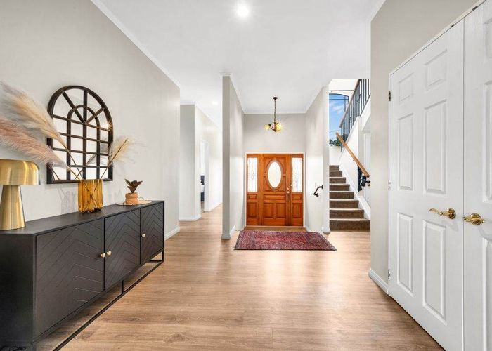  at 10 Beach Road, Mellons Bay, Manukau City, Auckland