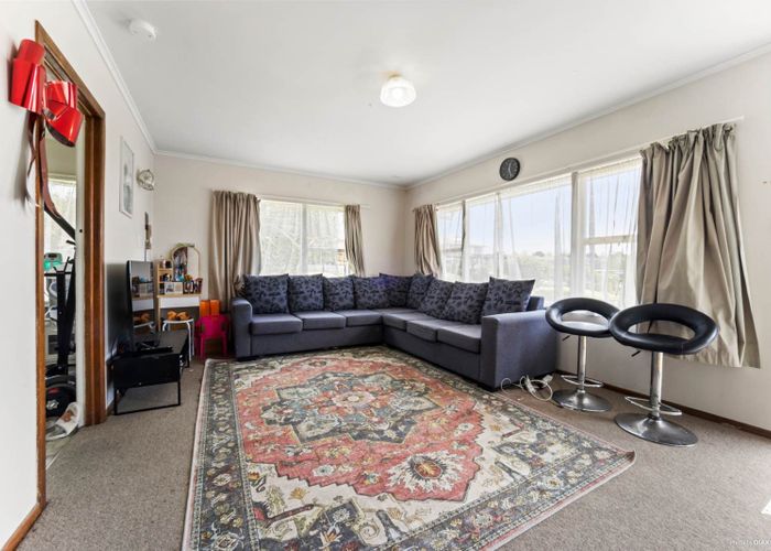  at 39 Manhattan Heights, Glendene, Waitakere City, Auckland