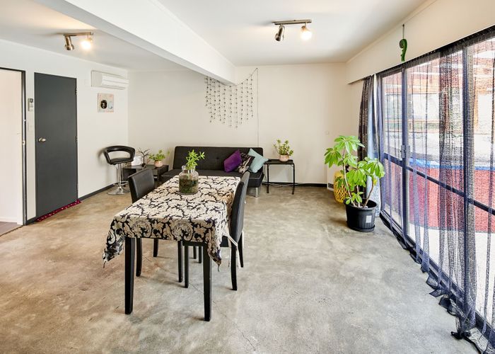  at 16 Brasenose Place, Tawa, Wellington