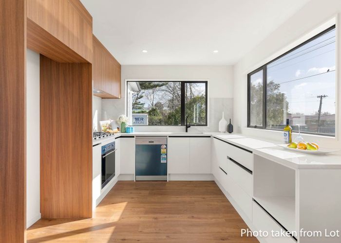  at 2/63 Gardner Avenue, New Lynn, Auckland