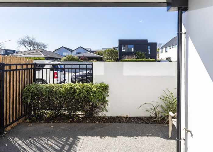  at 2/341 Madras Street, City Centre, Christchurch City, Canterbury