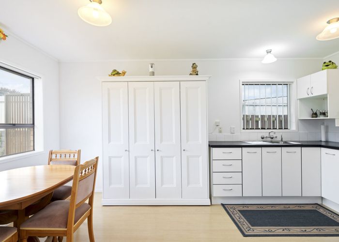  at 2/9 Annette Avenue, Te Atatu South, Waitakere City, Auckland