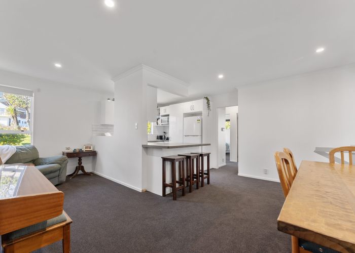  at 118 Discovery Drive, Whitby, Porirua
