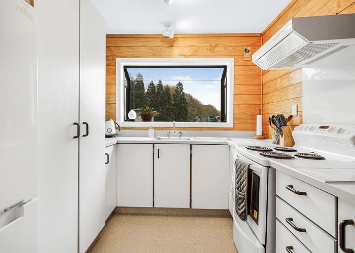  at 16 Kiwi Avenue, Forest Lake, Hamilton