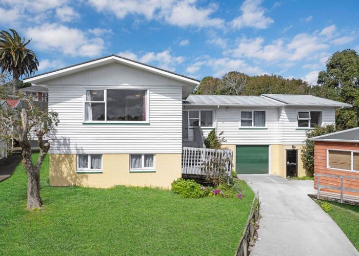  at 20 Wykeham Place, Glenfield, North Shore City, Auckland