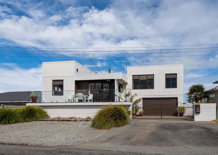  at 8 Roore Street, Foxton Beach, Horowhenua, Manawatu / Whanganui