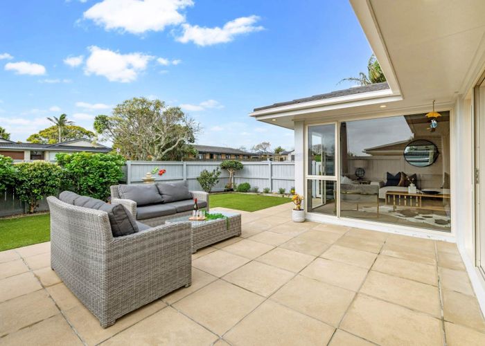  at 6 Skilling Place, Farm Cove, Manukau City, Auckland