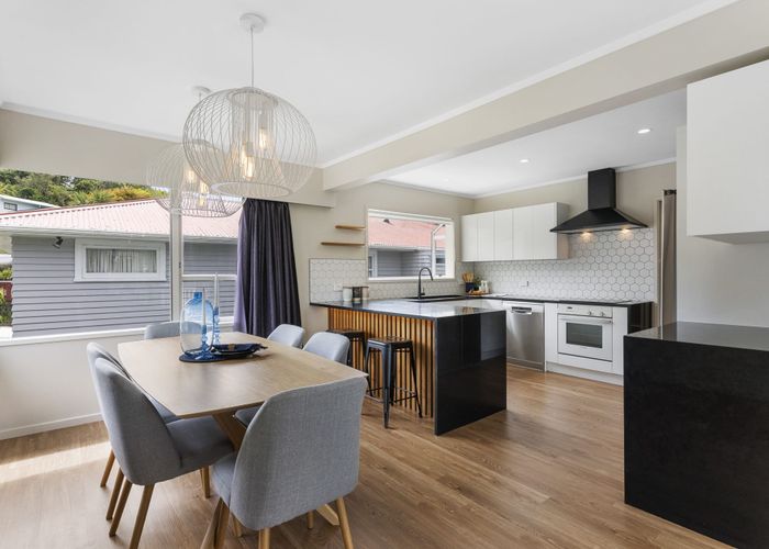  at 32 Batchelor Street, Newlands, Wellington