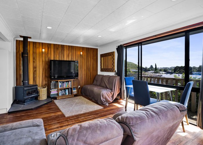  at 3 Ward Place, Marfell, New Plymouth