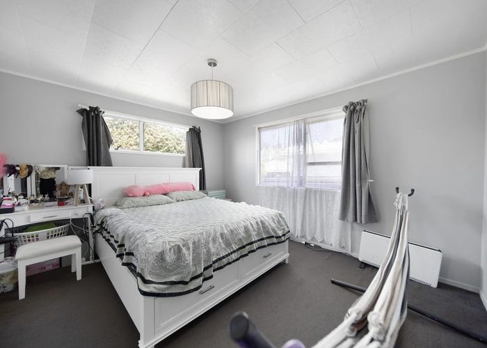  at 16 Palermo Place, Clover Park, Manukau City, Auckland