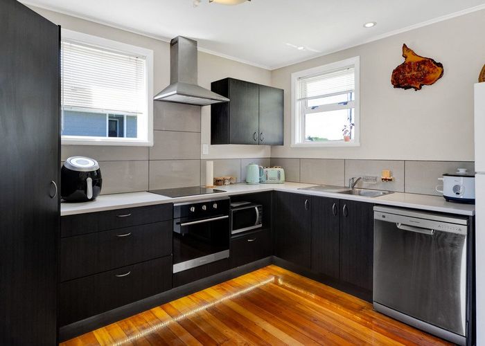  at 33 Woodleigh Street, Frankleigh Park, New Plymouth