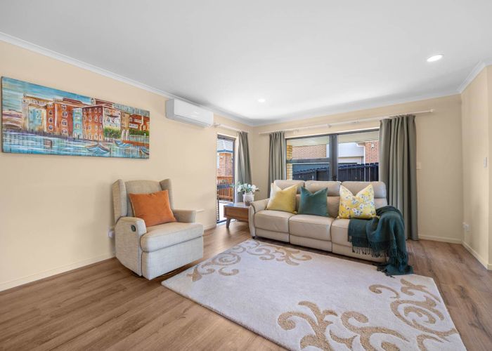  at 51 De Quincey Terrace, Highland Park, Manukau City, Auckland