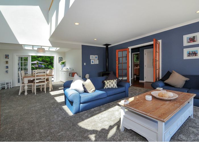  at 303 Marine Drive, York Bay, Lower Hutt