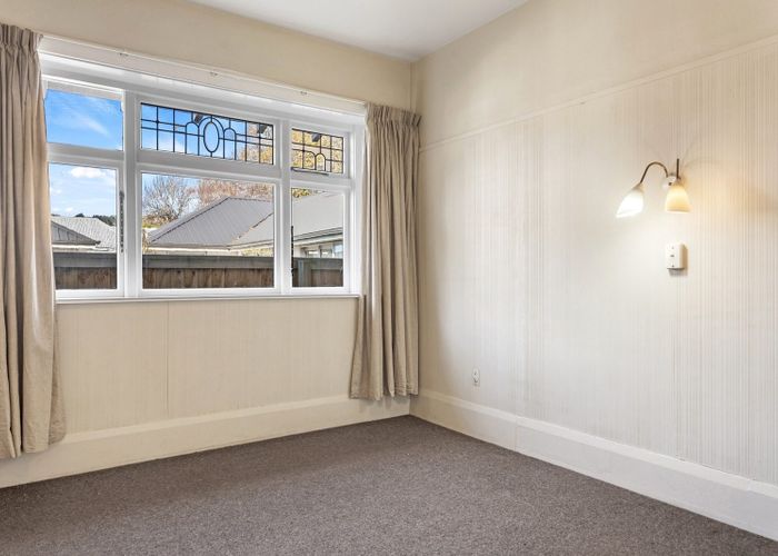  at 2/12 Wherstead Road, Cashmere, Christchurch City, Canterbury