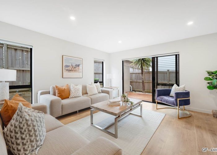  at 844C East Coast Road, Oteha, North Shore City, Auckland