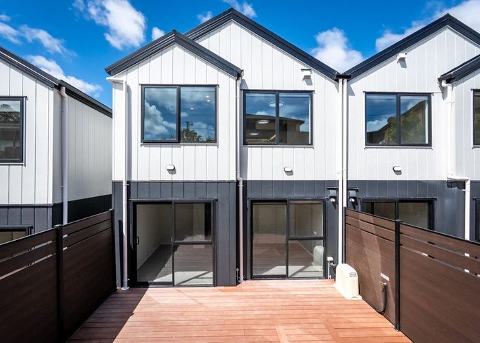  at Lot 1-6/3 Worthington Place, West Harbour, Waitakere City, Auckland