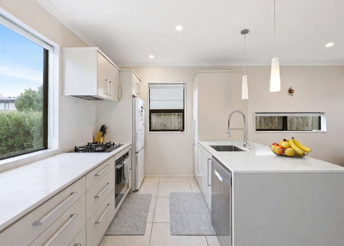  at 10 Kamana Road, Flat Bush, Manukau City, Auckland