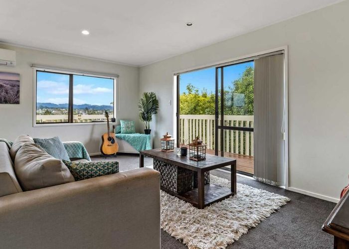  at 2/31 Rangeview Road, Sunnyvale, Auckland