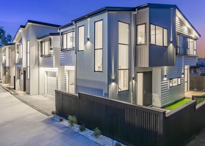  at 29 Prince Regent Drive, Half Moon Bay, Auckland