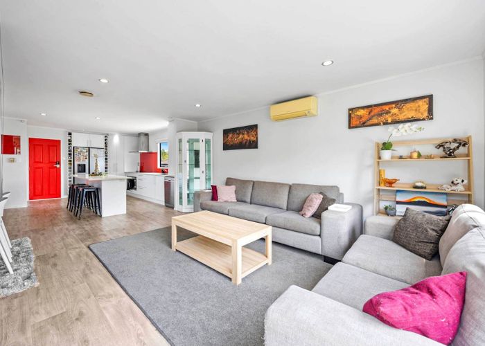  at 1/77 Santiago Crescent, Unsworth Heights, North Shore City, Auckland