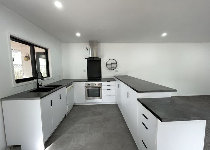  at 81 Totaravale Drive, Totara Vale, North Shore City, Auckland