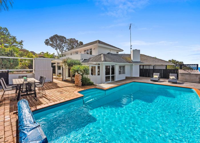  at 2/101 Churchill Road, Murrays Bay, Auckland