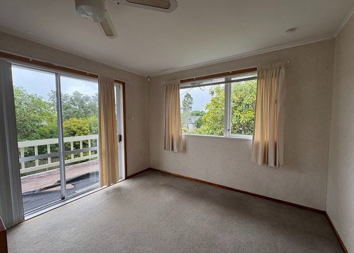  at 52 Aeroview Drive, Beach Haven, North Shore City, Auckland