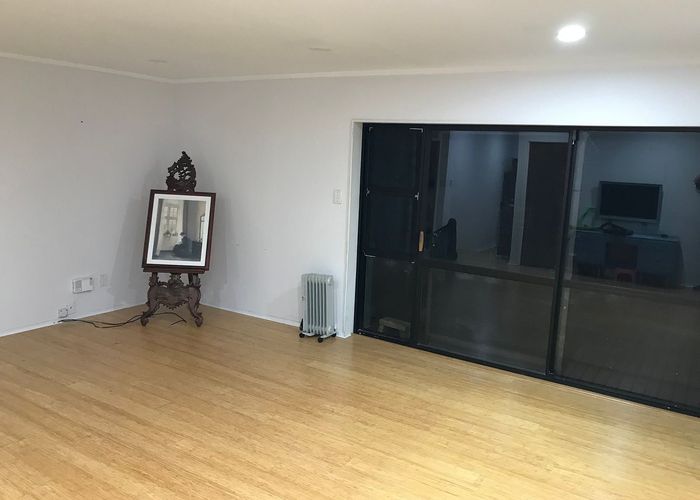  at 7 Kallaroo Place, Botany Downs, Manukau City, Auckland