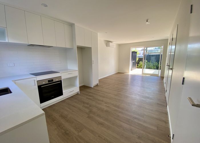  at 6/5 Preston Ave, Henderson, Waitakere City, Auckland