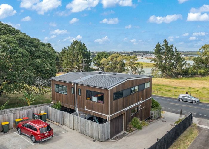  at 2/141 Wallace Road, Mangere Bridge, Auckland
