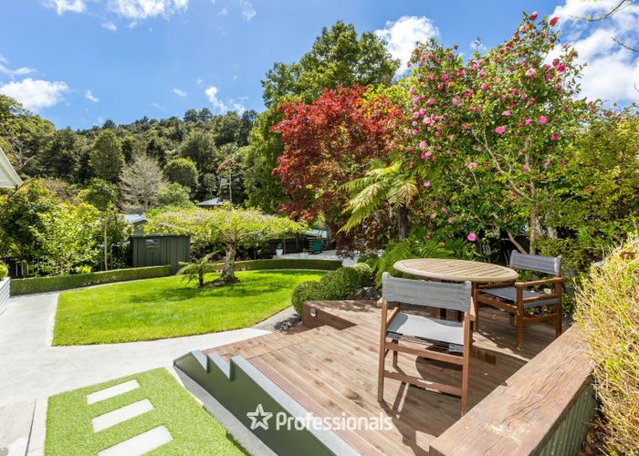  at 6 Fendalton Crescent, Pinehaven, Upper Hutt, Wellington