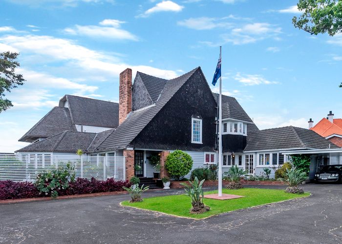  at 39 Bassett Road, Remuera, Auckland