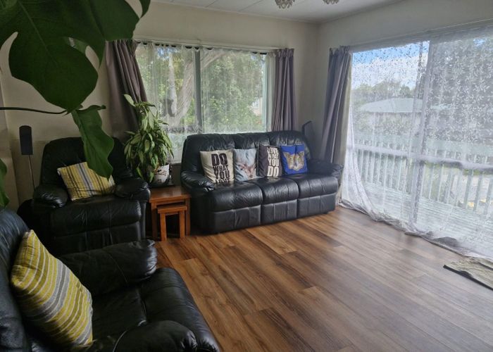  at 2/27 Hutchinson Avenue, New Lynn, Waitakere City, Auckland