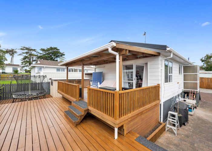  at 2/84 Luanda Drive, Ranui, Auckland