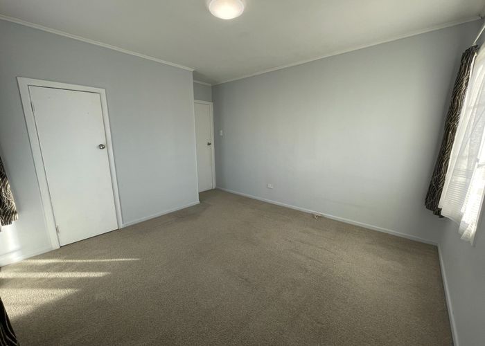  at 3 Vera Road, Te Atatu South, Auckland