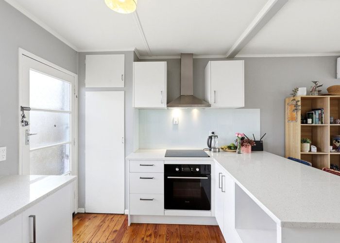  at 2/276 Rosebank Road, Avondale, Auckland City, Auckland